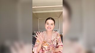 Selena Gomez: Wishes Happy Earth Day