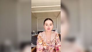 : Selena Gomez: Wishes Happy Earth Day #3